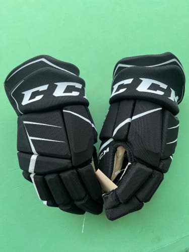 Used CCM Supreme S29 Gloves 15"