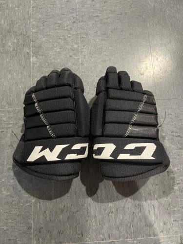 Used CCM HGT4R Gloves 12"