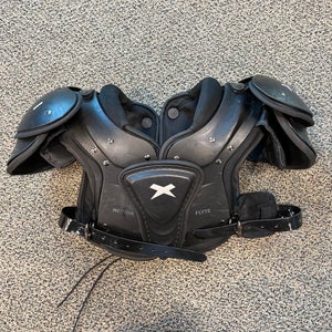Used Medium Xenith Flyte Shoulder Pads
