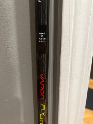 Senior Left Hand P28M Pro Stock Vapor FlyLite Hockey Stick