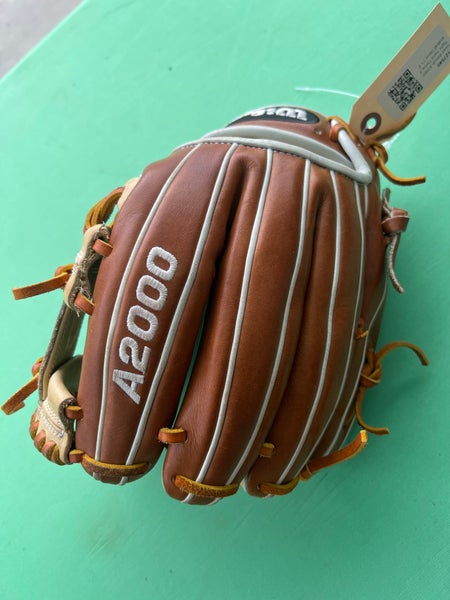 Used Wilson A2000 Right Hand Throw Baseball Glove 11.5"