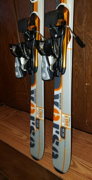 WOMENS 150cm Skis Salomon Pilot Verse 8W with S710 Bindings