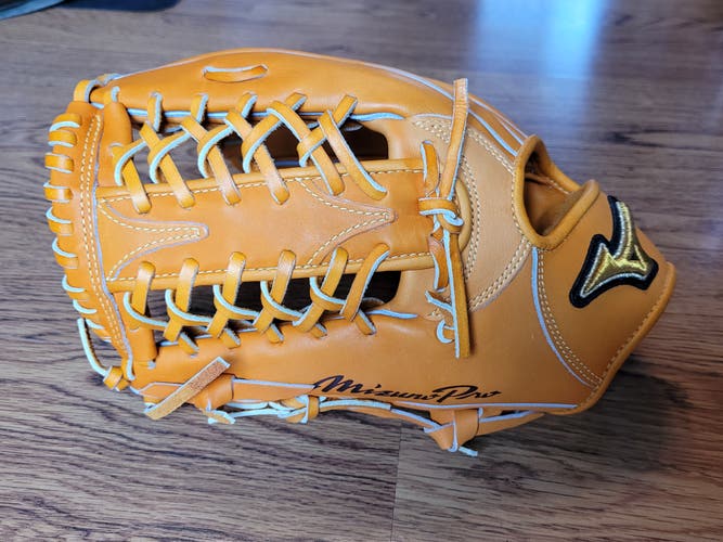 Used Left Hand Throw Mizuno Pro Baseball Glove 12"