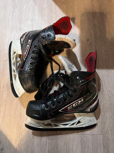 Youth Used CCM JetSpeed FT2 Hockey Skates D&R (Regular) 13.5