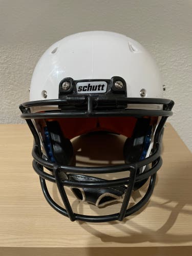 Used Extra Large Schutt Youth Recruit hybrid Helmet