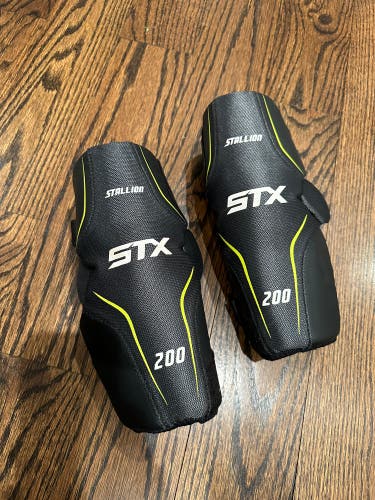 Youth STX Stallion 200 Arm Pads