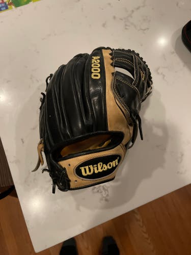 Used Right Hand Throw 11.5" A2000 Baseball Glove