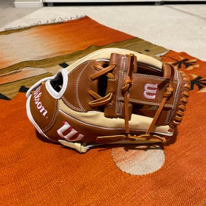 New Without Tags Wilson A2000 H12 Softball Glove 12" (WBW10043812)