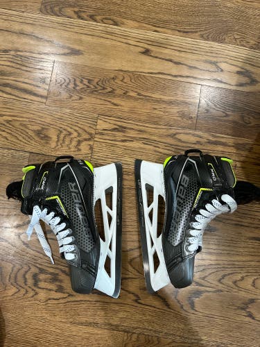 New Bauer Pro Size 9, Fit 2, Goalie Skates