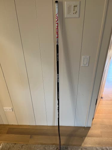 Intermediate Left Hand P92 Vapor Hyperlite Hockey Stick