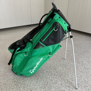 Like New Men's TaylorMade 2022 Flextech Crossover Stand Bag - Green/Gunmetal *25% OFF RETAIL*