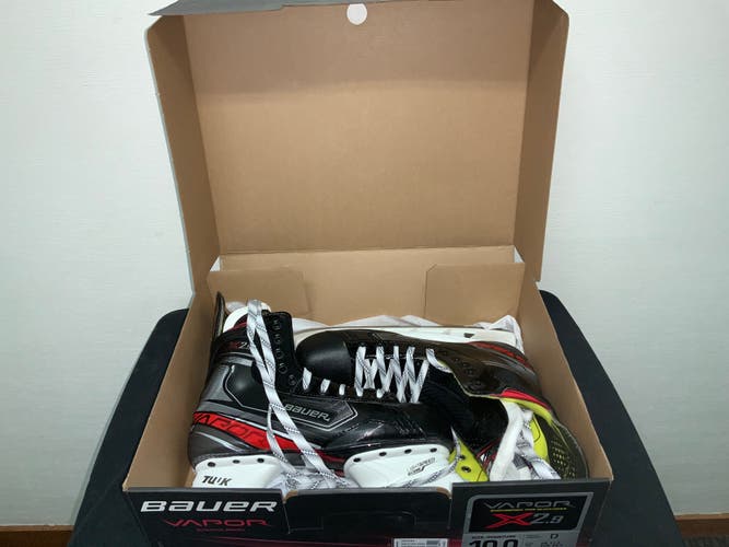 NEW!! Senior New Bauer Vapor X2.9 Hockey Skates Regular Width Size 10