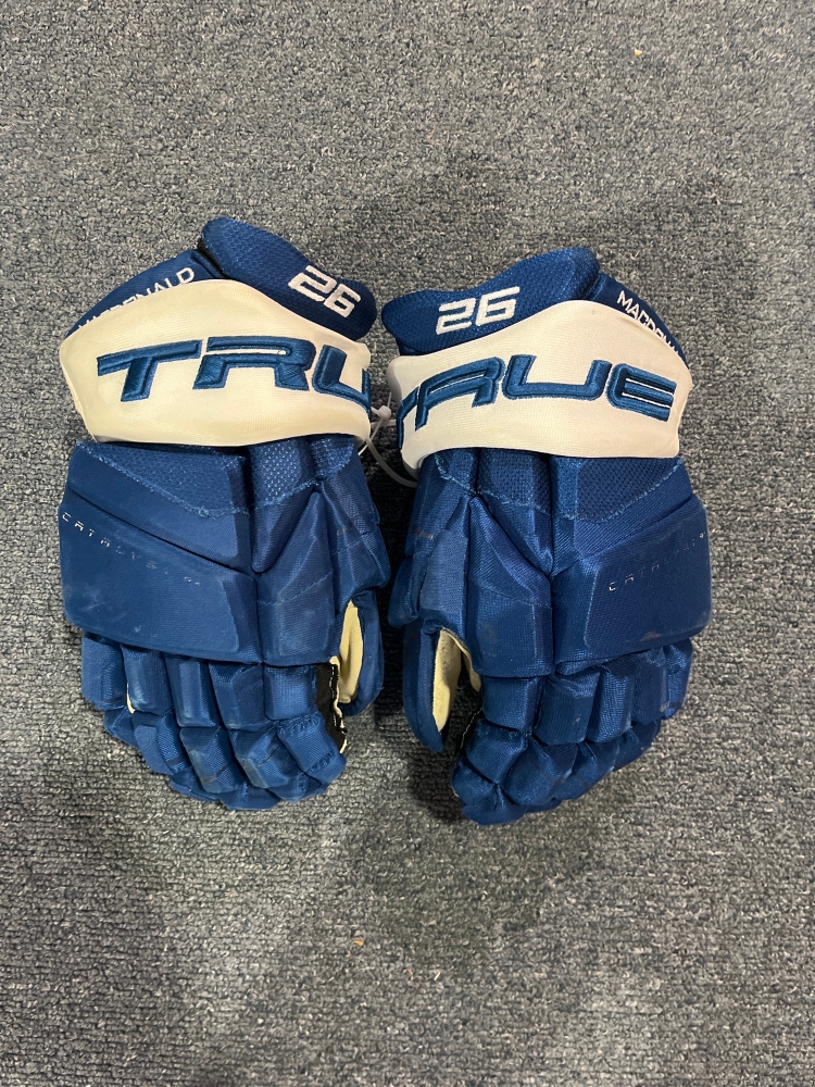 Game Used Blue True Catalyst 9X Pro Stock Gloves Colorado Avalanche MacDonald 14”