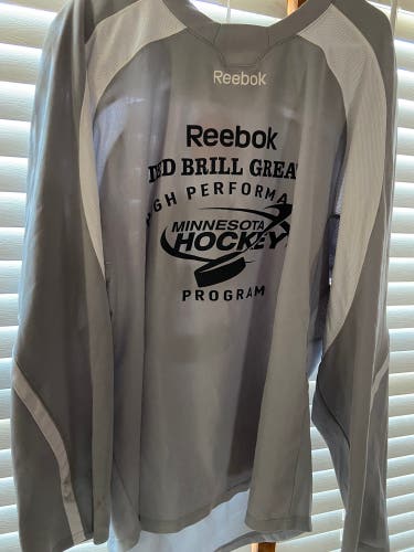 Hockey jersey Gray Used XXL Minnesota #9