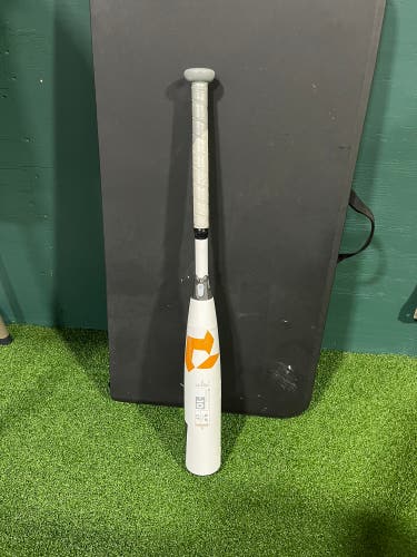 2022 Composite (-10) 18 oz 28" CF Bat