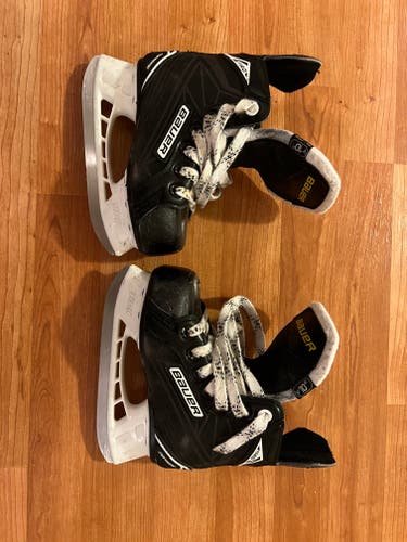Youth Used Bauer Supreme 140 Hockey Skates Regular Width Size 10