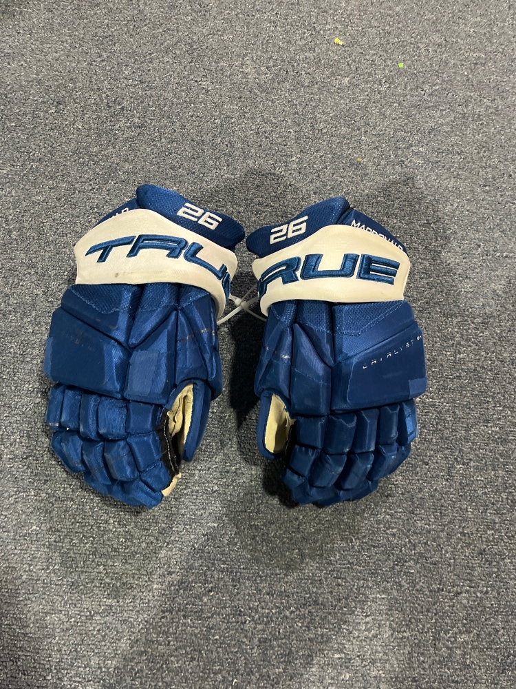 Game Used True Catalyst 9X Pro Stock Gloves Colorado Avalanche MacDonald 14”