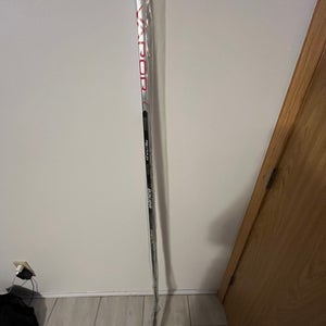 New Right Handed P92  Vapor Hyperlite Hockey Stick