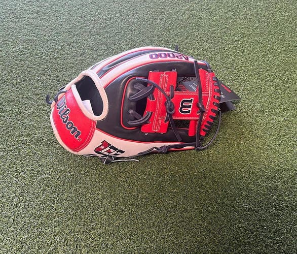 Wilson Exclusive Infield 11.5" A2000 Baseball Glove