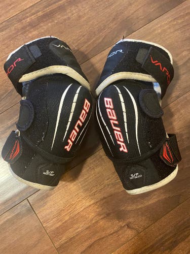 Used Small Bauer Vapor x800 lite Elbow Pads