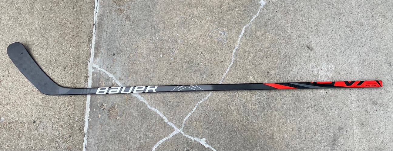 Senior Used Right Handed Bauer S19 Vapor League Hockey Stick P92M Pro Stock