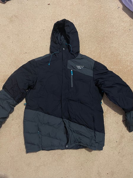 Large Mountain Hardwear puffy jacket | SidelineSwap