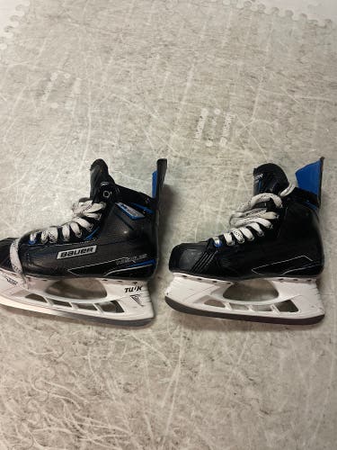 Used Bauer Regular Width Size 8 Nexus 2900 Hockey Skates