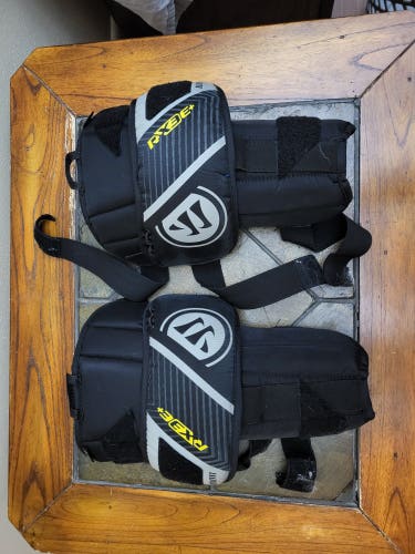 Used Warrior RX3E+ knee pads