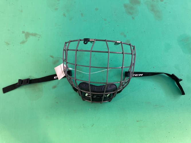 Used Small CCM FM680 Cage