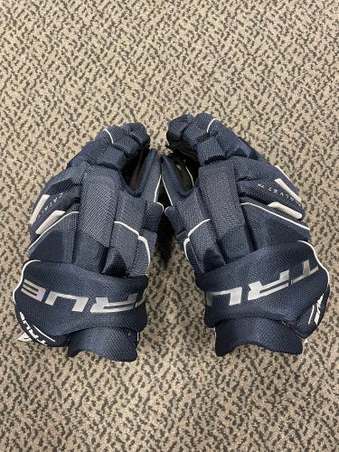 True Catalyst 7X Navy 14” gloves