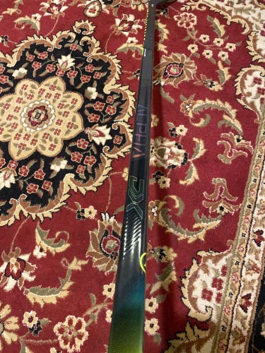 Senior Right Handed W16  Alpha DX Hockey Stick