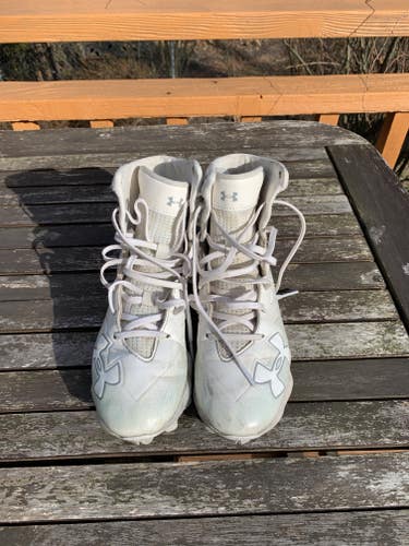 Used Size 4.0 Youth Under Armour Highlight Cleats