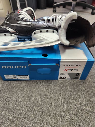 Senior Used Bauer Vapor X3.5 Hockey Skates Regular Width Size 8