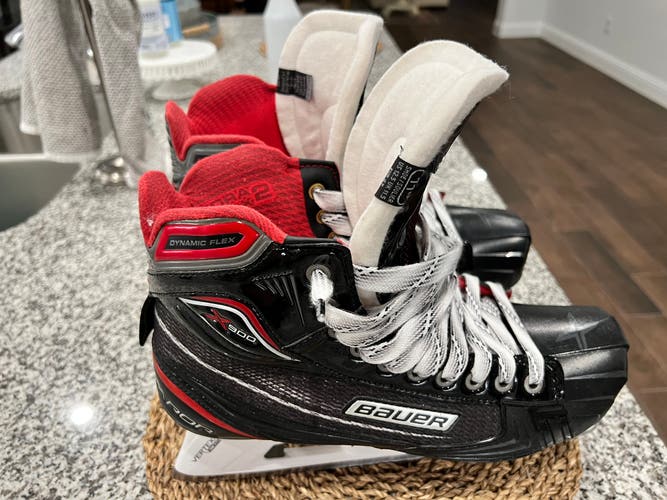 New Bauer Regular Width Size 11 vapor x900 Hockey Goalie Skates