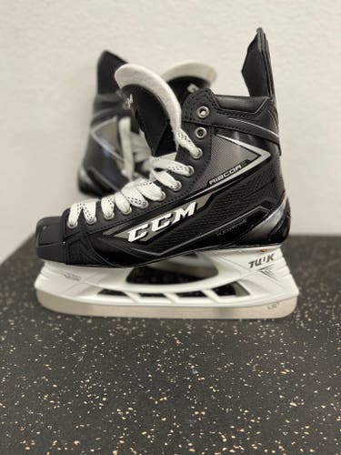 Senior New CCM Ribcor 80K Hockey Skates Regular Width Pro Stock Size 9 1/4