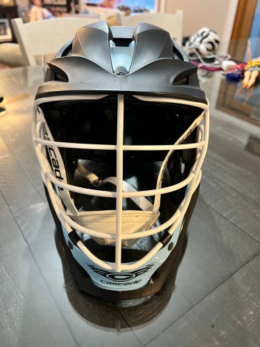 Player's Cascade S Helmet