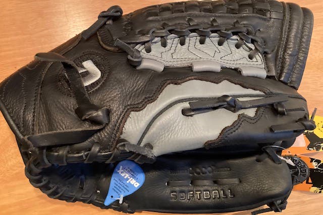 New Right Hand Throw DeMarini Voodoo Softball Glove 13.5"