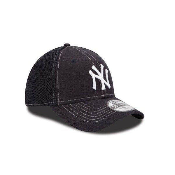 Mitchell & Ness Yankees Evergreen Coop Navy Adjustable Snapback Hat Cap