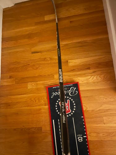 Senior Right Handed P92M  Vapor Hyperlite Hockey Stick