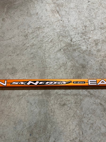 online shopping at a low price EASTON Easton SYNERGY Synergy Si-Core  Si-Core Shaft Hockey Hockey Stick Sakic 100 Flex Right Hand Orange Sr 1  Piece 