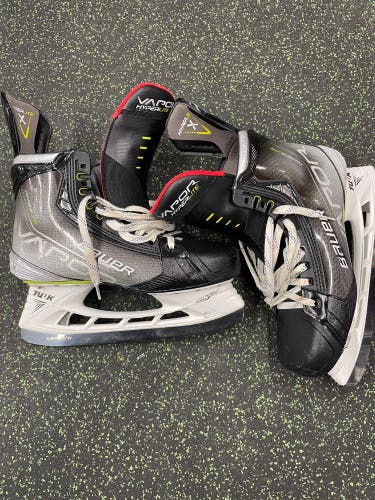 Used Bauer  Size 10 Vapor Hyperlite Hockey Skates