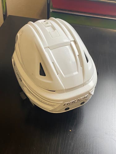 Used Medium Bauer Re-Akt 150 Helmet