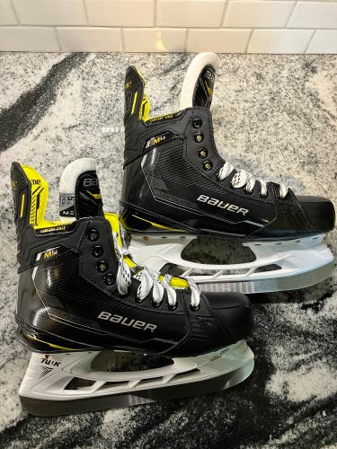 New Bauer  Size 5.5 Supreme M4 Hockey Skates