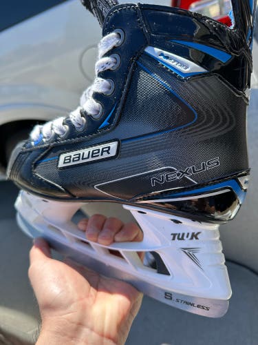 Used Bauer Size 3.5 Nexus N2700 Hockey Skates
