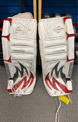 28" +1 Vaughn Velocity V7 7207 Used Intermediate Goalie Leg Pads