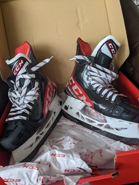 Senior New CCM JetSpeed FT4 Pro Hockey Skates Narrow Width Size 8.5