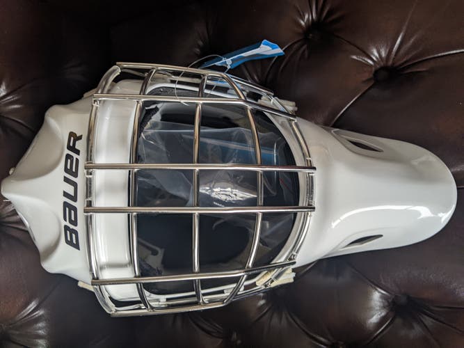 Senior New Bauer NMEOne Goalie Mask Medium