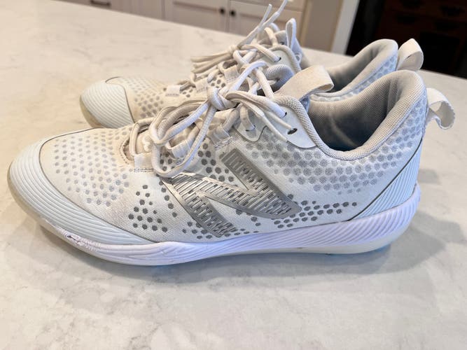 New Balance Fuel Cell COMPv3 Molded Cleats - White Size 11