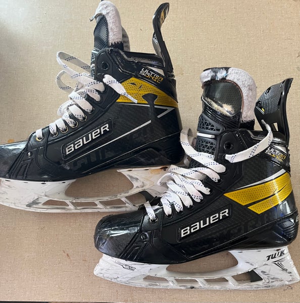 Senior Used Bauer Supreme UltraSonic Hockey Skates Regular Width Pro Stock Size 9.5