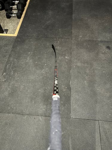 Senior Right Handed P28 Pro Stock Vapor 1X Lite Hockey Stick